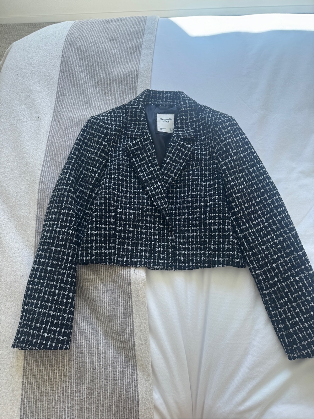 Abercrombie & Fitch Black and White Tweed Cropped Blazer
